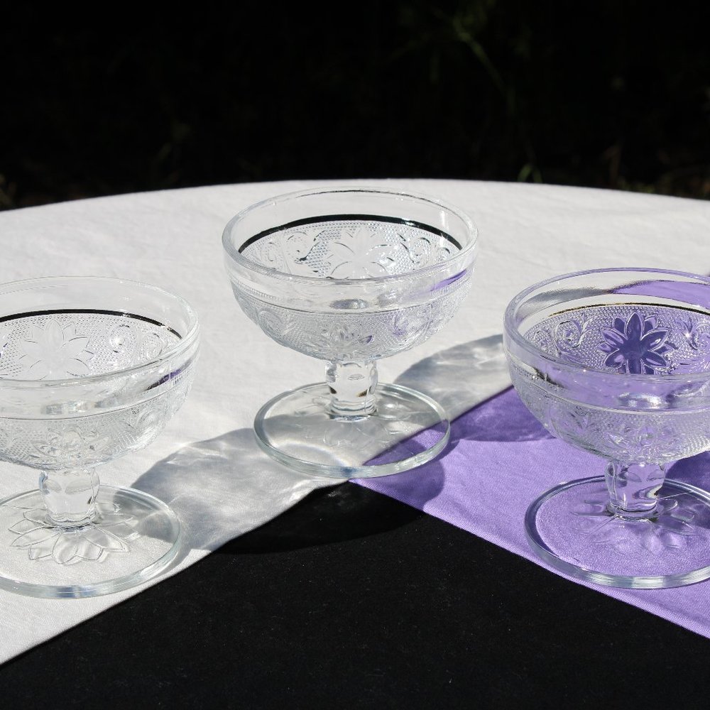 Champagne Glasses - Picture 2 of 4